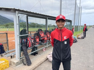 威力盃少棒台東單日2勝 許亦休3安3打點表現佳