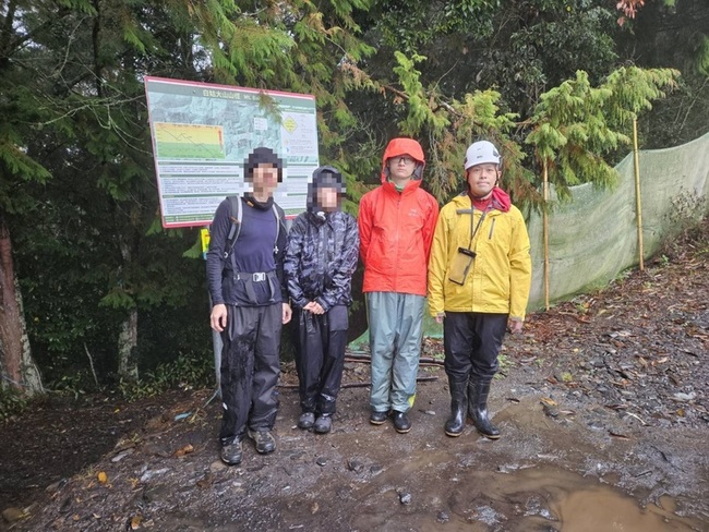 夫妻攀南投白姑大山迷路失溫 女出現幻覺 | 華視新聞