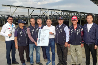 台南七股發起反不當種電連署 侯友宜與趙少康親簽