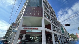 高雄警穿制服蹺班陪妻子開直播 記過2次處分