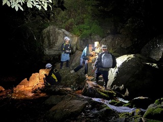 2外籍人士苗栗泰安虎山迷途 歷時8小時獲救