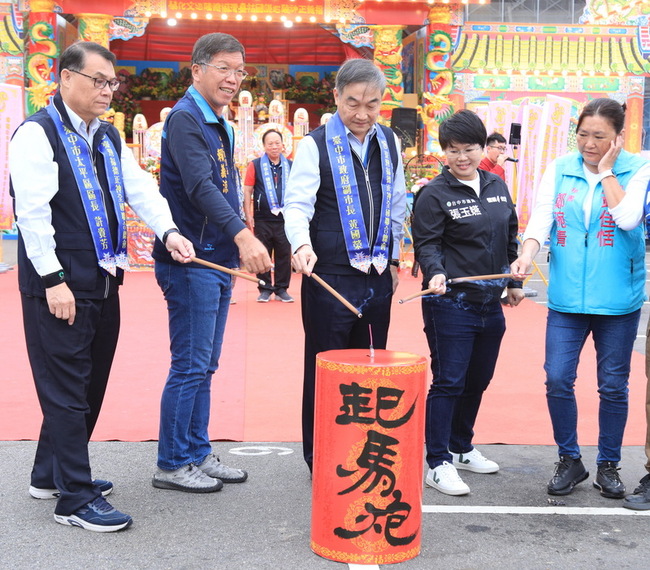 14縣市40尊福德正神匯集  展開10天環島陸巡 | 華視新聞