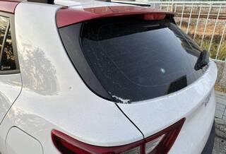 2人持彈弓攻擊台中路旁轎車  警逮人送辦