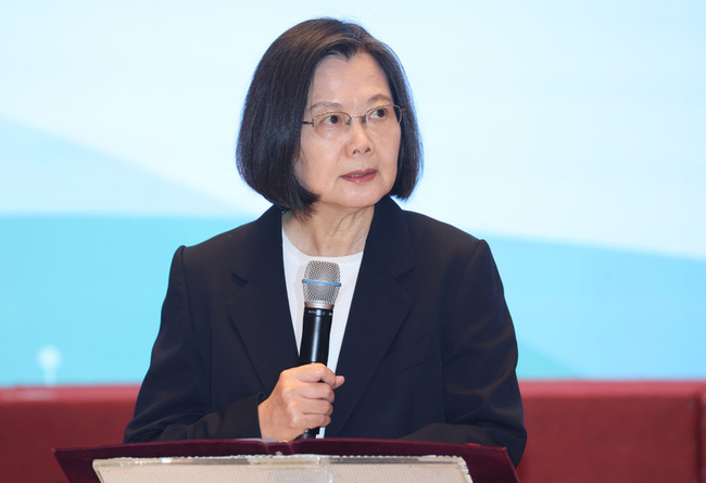 蔡總統：政府全力協助 台灣半導體人才研發續居領先 | 華視新聞