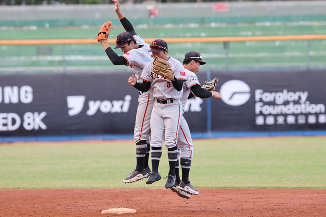 大專棒球聯賽張家豪適時一擊 文化搶預賽第9勝 | 華視新聞