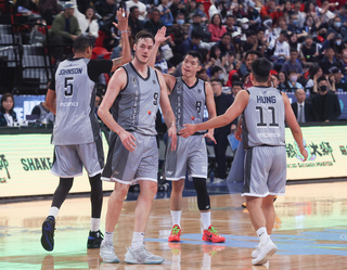 PLG勇士力抗感冒潮 洪楷傑蔡文誠聯手擊退鋼鐵人