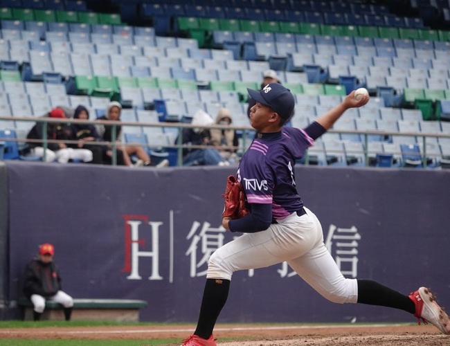 新北U18台南林劵壎好投 擊球初速也有職棒水準 | 華視新聞