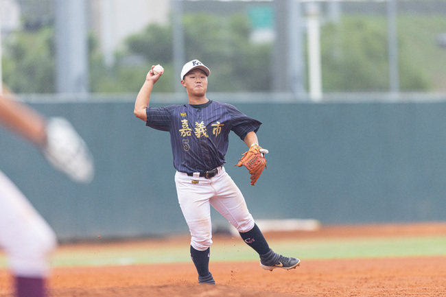 新北U18陳暐翰攻守俱佳 嘉義市隊搶首勝 | 華視新聞