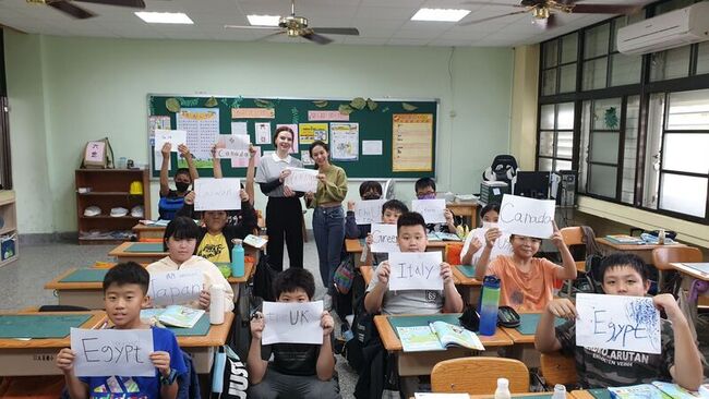 感謝台灣援助  慈大烏克蘭碩士生組教學志工團 | 華視新聞