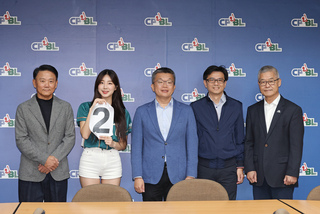 台鋼雄鷹由安芝儇抽出2號籤 悍將保住選秀狀元籤