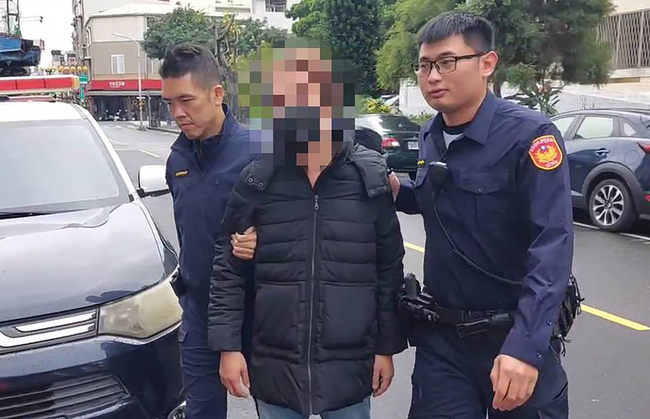 拾荒男騎車遭撞起火受輕傷  肇逃男子逮捕到案 | 華視新聞