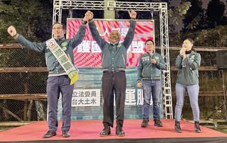 蘇貞昌輔選鄭運鵬  稱讚會爭取預算讓TPASS成行