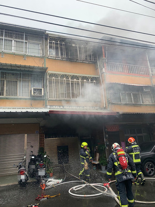 台中太平區透天厝火警 火滅後7旬老婦陳屍屋內