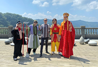 佛教藝術系紅到香港  男團Error訪華梵大學