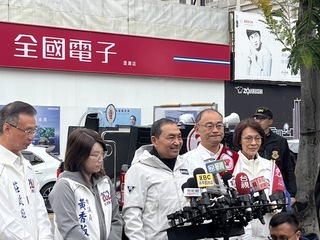 侯友宜：走台灣的中間路線 跟世界做朋友