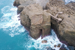 瑞芳象鼻岩「斷鼻」  園區重新開放遊客冒雨造訪