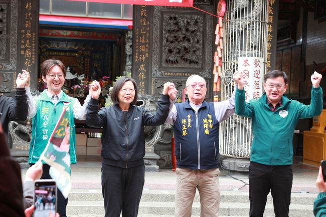 為江肇國莊競程站台 蔡總統力薦進入國會服務 | 華視新聞