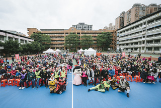 蘇巧慧化身水獺媽媽  邀民眾親子同樂過耶誕
