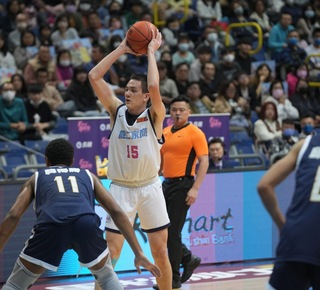 HBL傅雋堯力抗外籍生差點雙20  能仁全勝晉8強