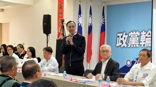 加持高雄小雞 朱立倫：最後很多戰將會到南部打氣