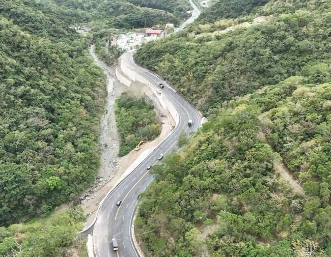 南迴雙流至草埔拓寬完工 屏東至台東市一路3至4車道 | 華視新聞