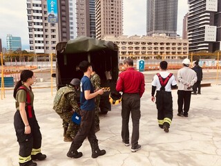 高雄亞灣社宅工地現疑未爆彈 研判二戰美軍空投
