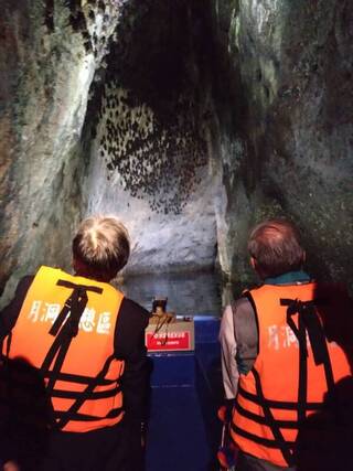 花蓮月洞遊憩區重新開放 搭小舟一覽蝙蝠棲息地