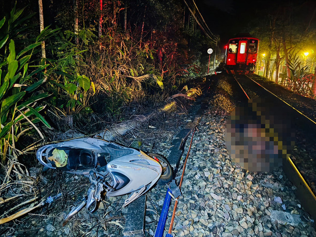 集集線火車機車相撞釀1死 台鐵接駁旅客 | 華視新聞