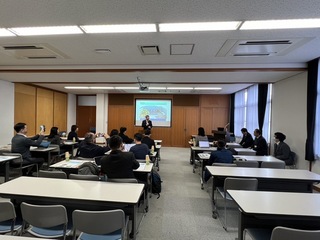 落實數位學習 教部113年起推入校陪伴協助教師