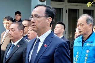 蔣經國逝世36週年紀念  朱立倫率侯友宜頭寮獻花