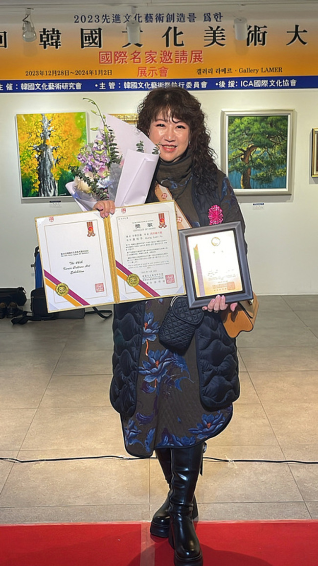 療癒畫家黃琯予韓國得獎  台中越南餐廳辦畫展 | 華視新聞
