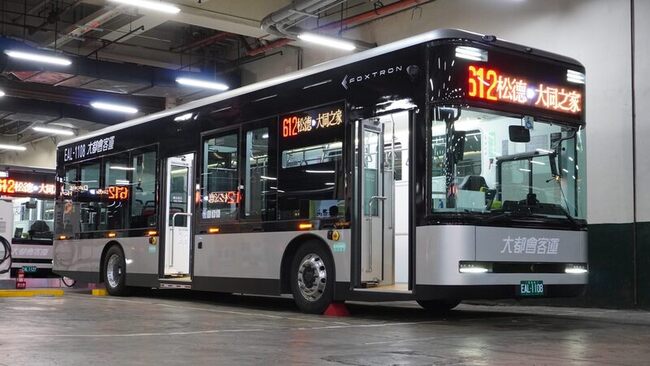 北市首批內輪差警示公車上路  全面電動化達2成 | 華視新聞