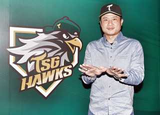 賴鴻誠轉戰台鋼雄鷹 簽下1年合約月薪42萬元