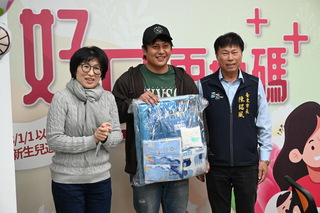 台東市第3胎補助6萬元 3寶爸還想拚第4胎