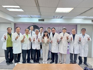 高6選區激戰 高醫公會挺黃捷 陳美雅喊藍白搶救