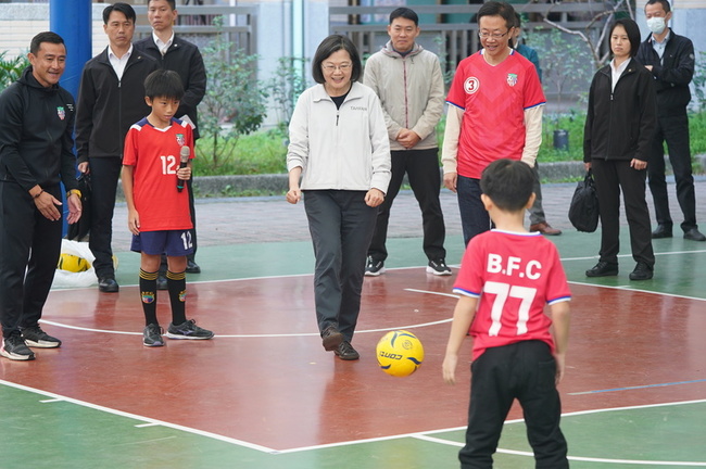 超級星期六攻侯友宜本命區  蔡總統赴新北輔選立委 | 華視新聞