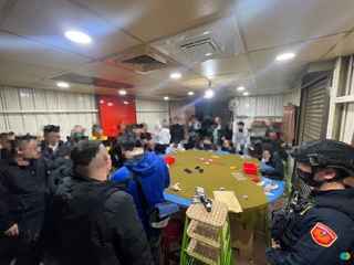 職業賭場藏身鐵皮屋  向新北警攬客漏餡逮38人