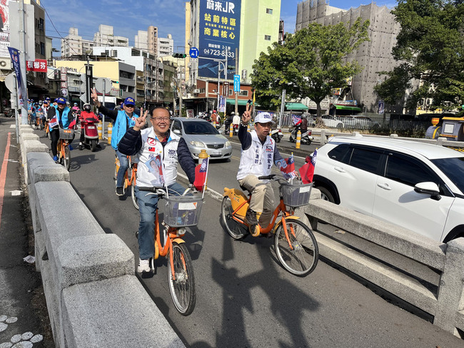 拚彰化立委 楊曜聰鐵馬掃街、黃秀芳邀親子馬路塗鴉 | 華視新聞