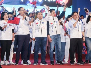 韓國瑜管中閔高雄站台造勢 籲集中選票支持侯康配