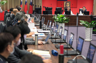 中市府召開氣候變遷因應推動會 邁向永續淨零目標