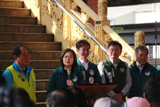 為江肇國站台 蔡總統：國會沒過半國家會空轉