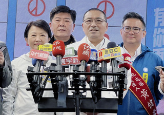 侯友宜與盧秀燕合體掃街  強調用選票讓藍白合作