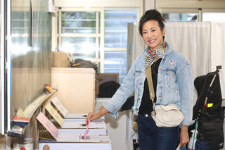 吳欣盈攜賀瓏小物投票 感嘆無電子投票民主缺一角