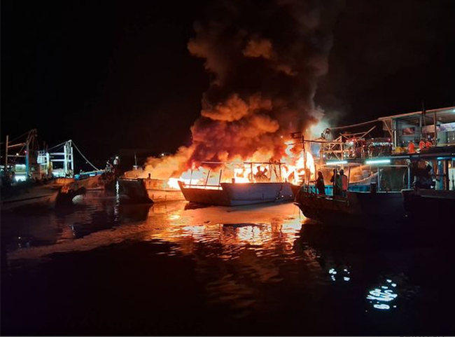 彰化塭仔漁港4漁船起火  損失約7000萬 | 華視新聞