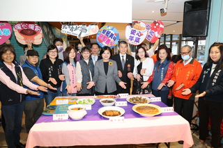 助弱勢好過年 雲林送上千戶年菜、嘉義修繕獨老住家