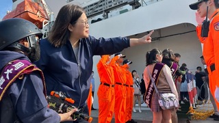 癌童登海巡最大嘉義艦 管碧玲勉「不放棄」