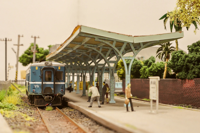 台南辦鐵道藝術文物展 懷舊模型及鐵道畫作吸睛 | 華視新聞