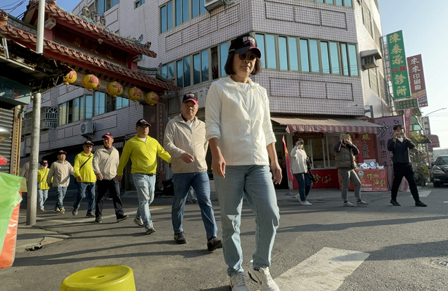 展開6天徒步謝票 蘇治芬：以獨立觀察者續關心地方 | 華視新聞