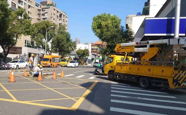 台中七期上千戶停電 台電搶修下午全部復電 | 華視新聞