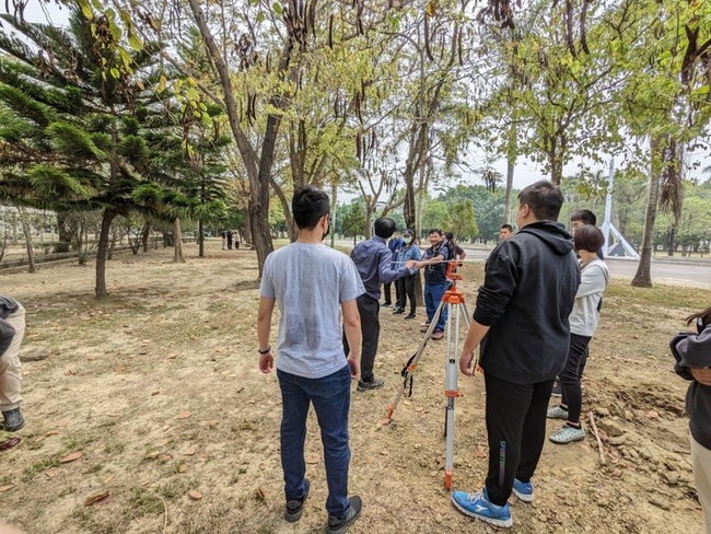 森林碳匯  林試所培訓15人獲認證可提供計量服務 | 華視新聞